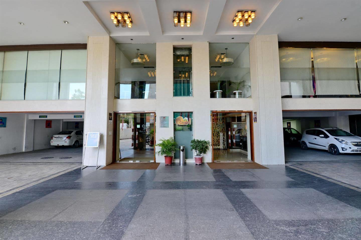 Hotel Prem Plaza Karnāl Εξωτερικό φωτογραφία