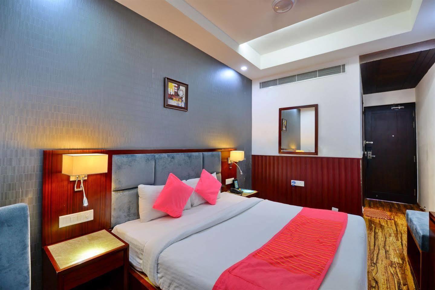 Hotel Prem Plaza Karnāl Εξωτερικό φωτογραφία